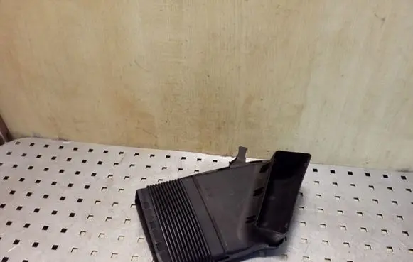 Audi A4 S4 B6 8E 8H Air intake duct part 8E0129617D