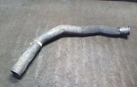Mercedes-Benz B W245 Engine coolant pipe/hose