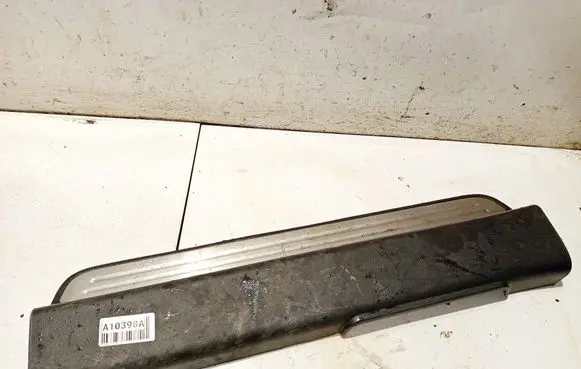 Front sill trim cover