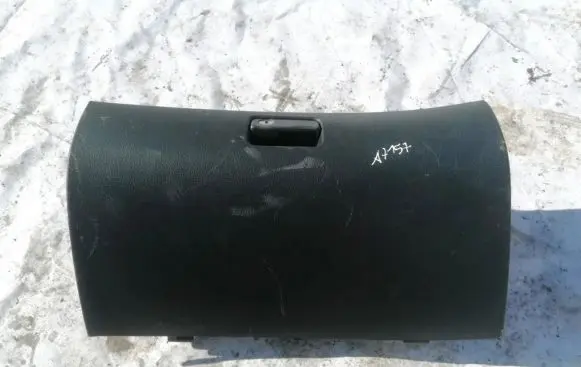 Toyota Avensis T250 Glove box 5555005070 55550-05070