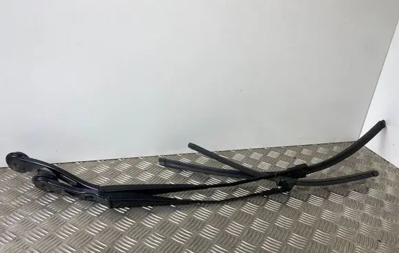 Front wiper blade arm