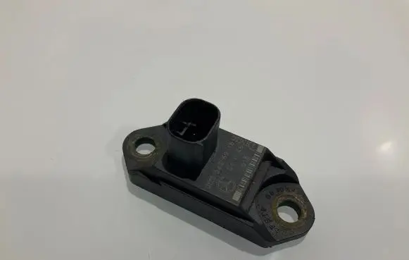 Mercedes-Benz E W211 Airbag deployment crash/impact sensor 0025426918