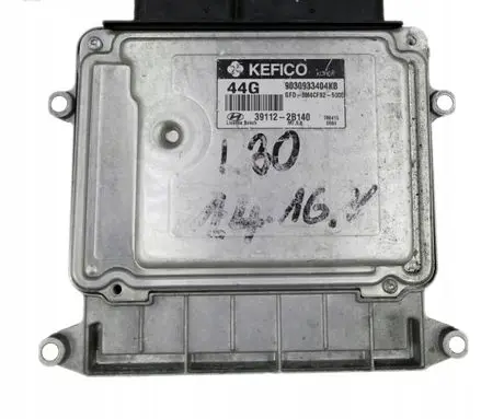 Hyundai i30 Engine control unit/module 391122B140