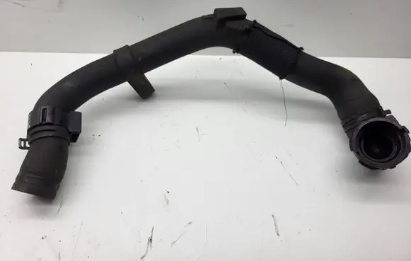 Volkswagen PASSAT B7 Engine coolant pipe/hose 1K0122291