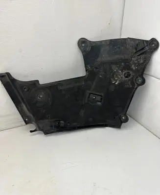 Mercedes-Benz C W205 Other engine bay part A2056200140