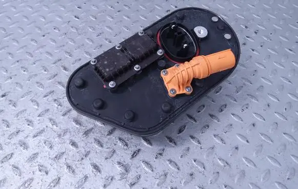 BMW X1 U11 Voltage converter inverter 8890099 8900991 61278890099