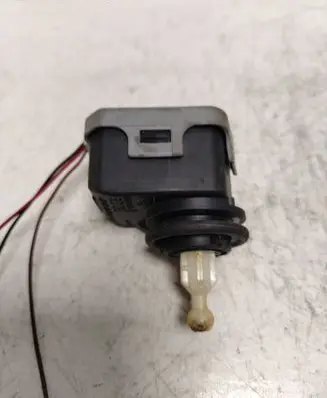 Headlight level adjustment motor