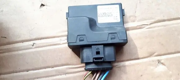 Audi A5 Fuel injection pump control unit/module 8W0906093G