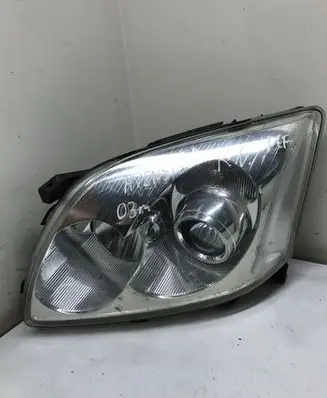 Toyota Avensis T220 Headlight/headlamp