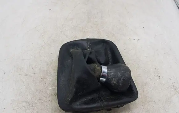 Volkswagen Golf Plus Gear lever shifter trim leather/knob NOCODE