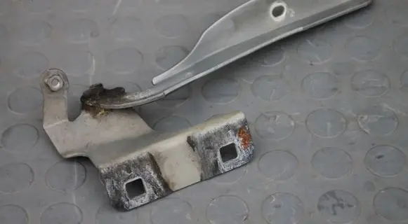 Nissan Tiida C11 Engine bonnet/hood hinges