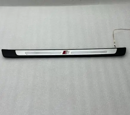 Audi A5 Front sill trim cover 8W0947418A