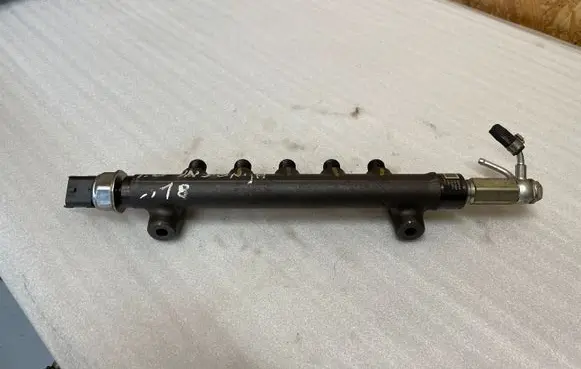 Opel Astra K Fuel main line pipe 5590702
