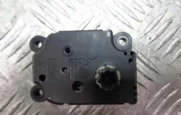 Ford Focus A/C air flow flap actuator/motor 3M5H19E616