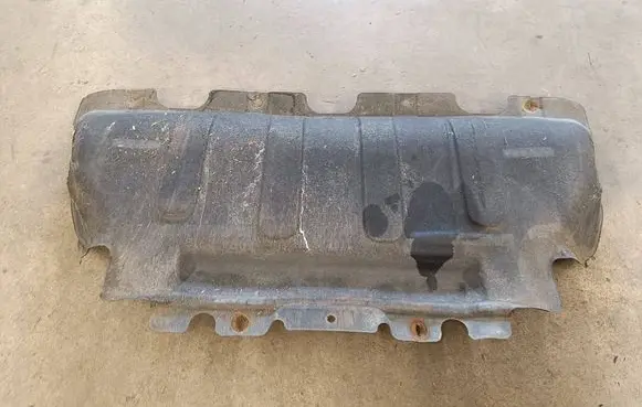 Engine splash shield/under tray