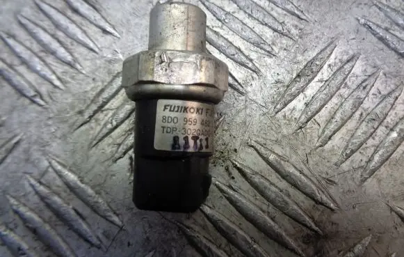 Audi A4 S4 B5 8D Air conditioning (A/C) pressure sensor 8D0959482B
