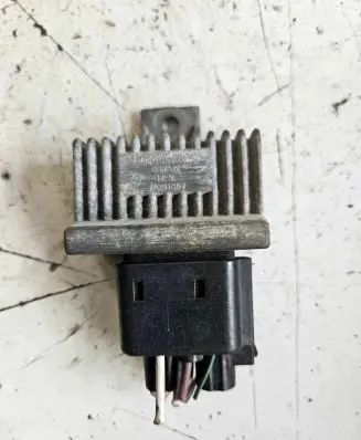 Renault Megane II Glow plug pre-heat relay 7700115078