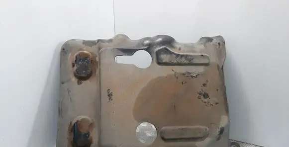 Volkswagen Touareg I Fuel tank bottom protection 7L0201979