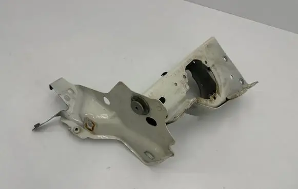 Jaguar XK - XKR Headlight/headlamp mounting bracket