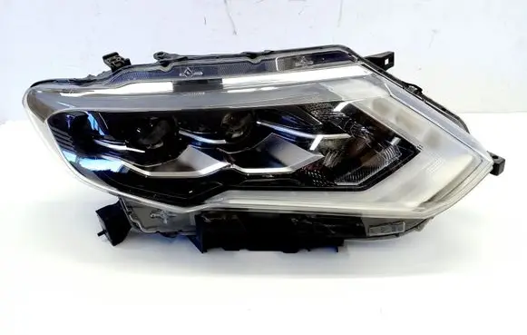 Nissan X-Trail T32 Headlight/headlamp