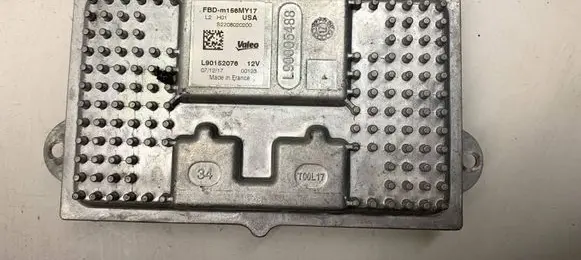 Maserati Quattroporte LED ballast control module FBDM156MY17 L90152076