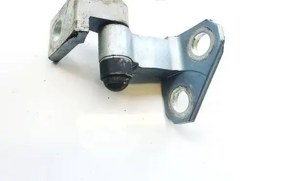 Volkswagen PASSAT B6 Rear door lower hinge 3C4833402D