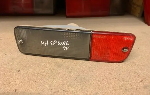 Mitsubishi Space Wagon Rear fog light 0168319