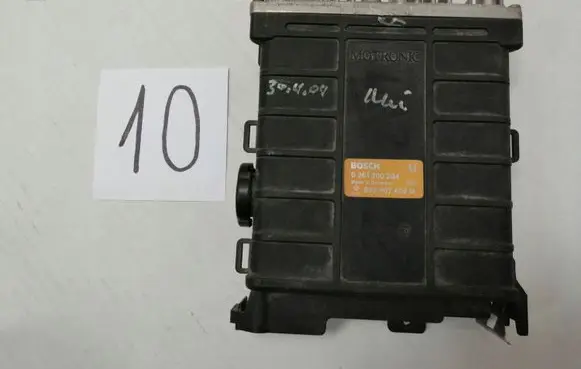 Volkswagen PASSAT B3 Engine control unit/module 893907404M