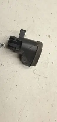 Radiator mount bracket