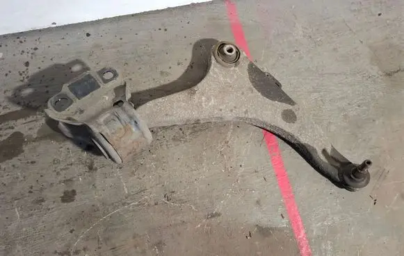 Volvo V60 Front lower control arm/wishbone