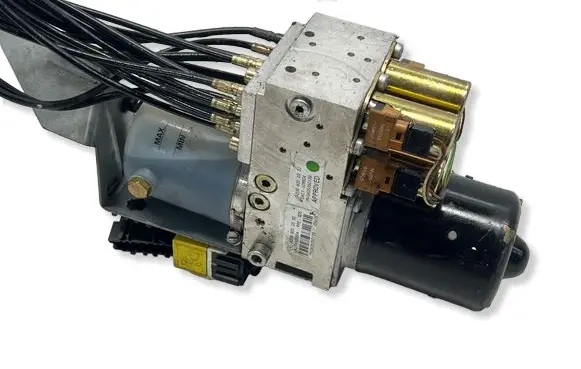 Mercedes-Benz CLK A209 C209 Convertible roof hydraulic pump A2098000330