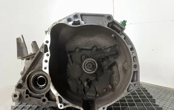 Nissan Note (E11) Manual 5 speed gearbox CEJHQCG
