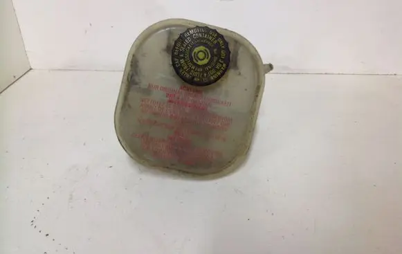 Brake fluid reservoir