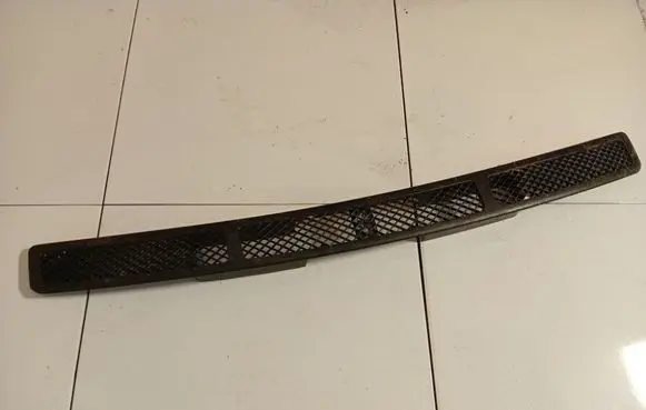 Front bumper lower grill