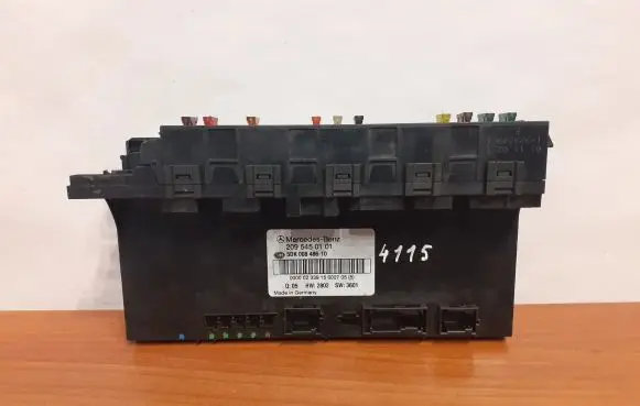 Mercedes-Benz CLK A209 C209 Fuse box set 2095450101 4115
