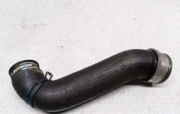 Skoda Octavia Mk1 (1U) Turbo air intake inlet pipe/hose 1J0145828T