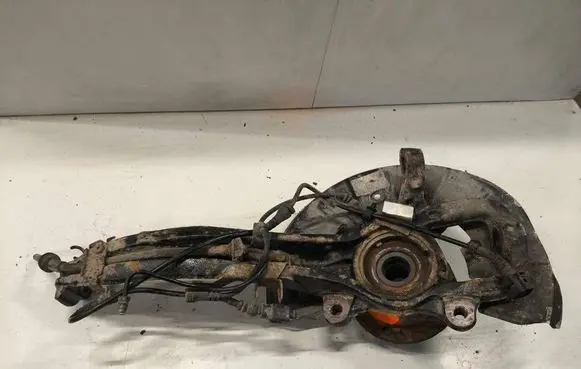 Volkswagen Touareg I Front wheel hub spindle knuckle 7L6407258A