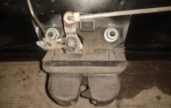 Audi A6 S6 C5 4B Tailgate/trunk/boot lock/catch/latch