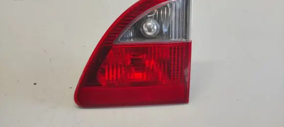 Tailgate rear/tail lights