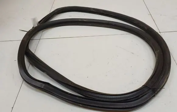 Opel Corsa D Rubber seal front coupe door 