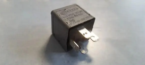 Volkswagen Golf IV Other relay 141951253B