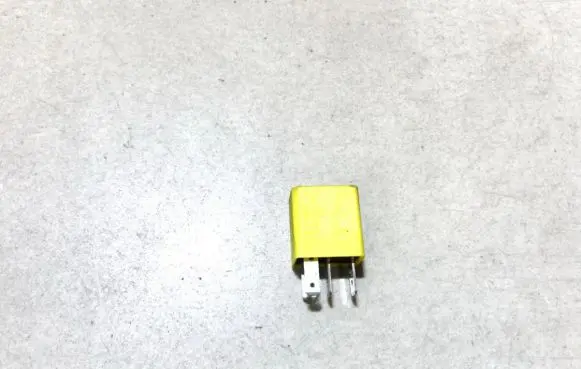 Opel Zafira A Other relay 24433728 70222