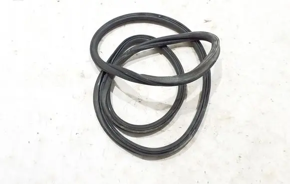 Trunk rubber seal (body)
