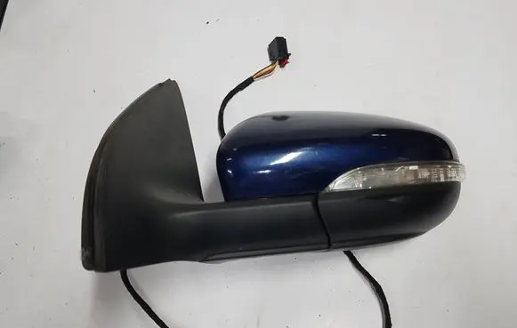 Volkswagen Golf VI Front door electric wing mirror 