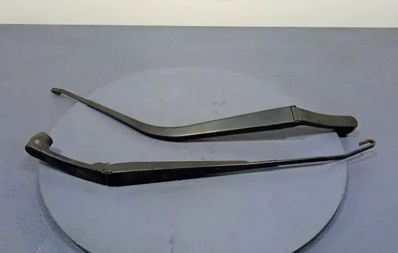 Mitsubishi ASX Front wiper blade arm