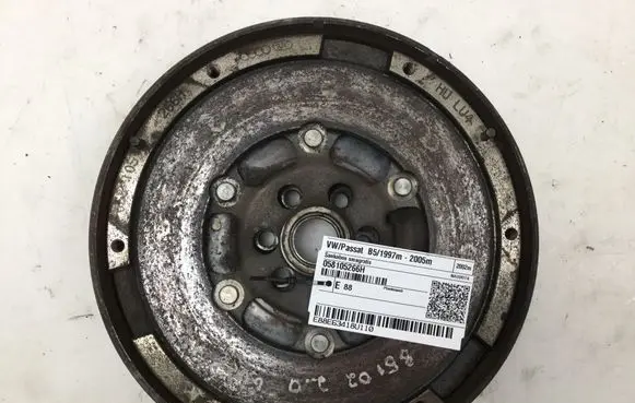 Volkswagen PASSAT B5 Dual mass flywheel 058105266H