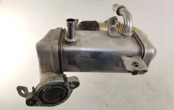 Renault Trafic III (X82) EGR valve cooler 147350678R