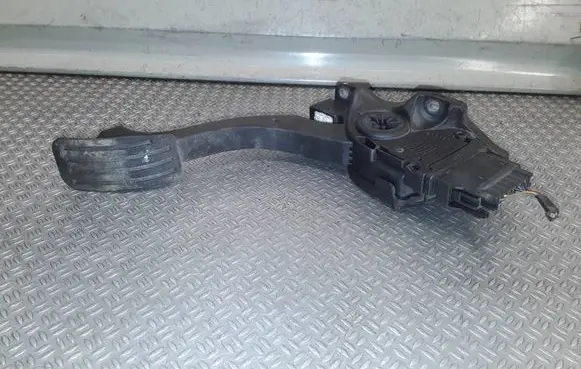 Ford Mondeo MK IV Accelerator throttle pedal 6G929F836NC