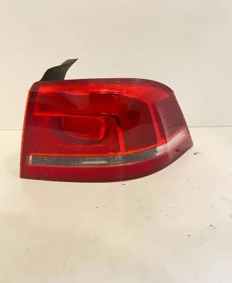 Volkswagen PASSAT B7 Rear/tail lights 3AE945096F