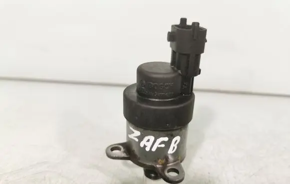 Opel Zafira B Fuel pressure regulator 